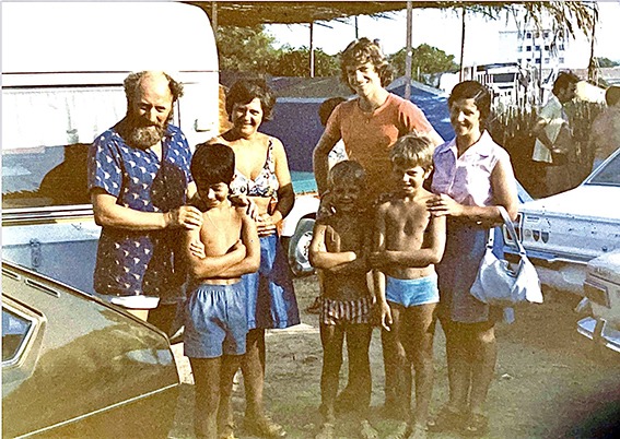 Hier is het voor ons allemaal begonnen... Aug/1975 op Camping Bahia in Algeciras te Spanje.